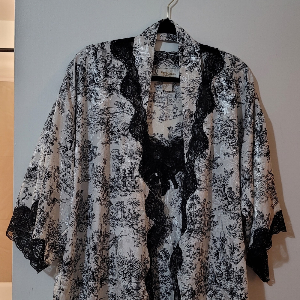 Rare Victoria's Secret Gold Label Black and White Lace Robe, Matching Nighty